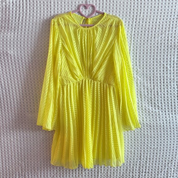 ASOS yellow pleated long sleeve dress NWT size US8 - Picture 1 of 4